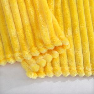 環境にやさしい100% ポリエステルフランネルフェイクファーブランケット単層ストライプミルキー生地滑らかに折りたたまれたカラフルなホテル - Product Image 5