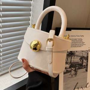 กระเป๋าสะพายไหล่ผู้หญิงแบบมีโลโก้สั่งทำได้ ดีไซน์ทันสมัย คุณภาพสูง สำหรับผู้หญิง - Product Image 4