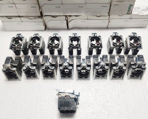 PLC <strong>Schnedier</strong> ZB4BZ105 Push Button Base 088941 (Lot Of 16) Warranty Product - Product Image 1
