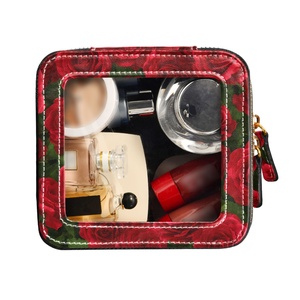 Bolsa de Maquillaje Transparente de Viaje con Diseño Hawaiano de Puakenikeni y Rosas Rojas - Product Image 2