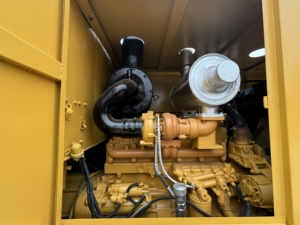 Niveleuse d'occasion CAT 140H avec boîte de vitesse durable du moteur Cummins prête à l'expédition pour les travaux routiers et les projets de construction minière - Product Image 4