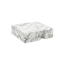 Table basse en marbre unique avec encoche latérale, dalle de marbre massif et lourd, pièce de décoration contemporaine pour salon de villa