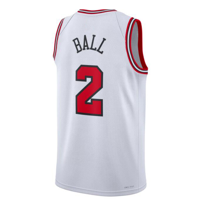 ลูกบอลสีขาว 2 ลูก 1