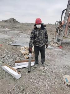 مطرقة حفر <span class=keywords><strong>DTH</strong></span> منخفضة الضغط من Xingda (مصنوعة من سبائك معدنية) لحفر ثقوب المسامير التأثيرية في المناجم والمحاجر وحفر أساسات الآبار ودعم المنحدرات - Product Image 6