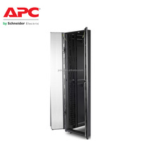 Gestionnaire de câbles vertical APC NetShelter AR7721 pour NetShelter SX 600 mm de large 42U Lot de 2 107 X 889 X 45 mm