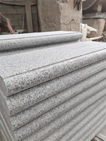 Pierre de bordure en granit gris clair naturel durable, finition mate, pour les bords de piscine et les murs de jardin