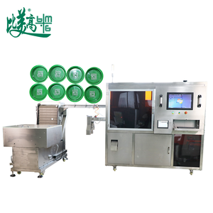 Système de marquage laser automatique double face pour capuchons avec collecte et tri des données, identification unique, code QR, numéro de lot, date de fabrication - Product Image 3