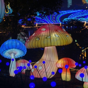 Reino Encantado de Hongos Gigantes Iluminados para Halloween y Navidad - Resistentes al Agua y de Gran Venta - Product Image 4