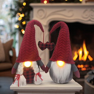Gnomes de Noël LED 2026 <span class=keywords><strong>Mr</strong></span> & Mrs faits à la main, décoration de Noël et de la Saint-Valentin, nez lumineux rouge, tricotés, avec cœur - Product Image 1