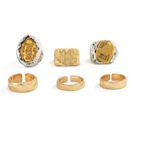 6 Stück Legierung Goldfarben Offene Ringe für Männer Asymmetrische Strukturierte Eheringe mit Gravierten Buchstaben-Designs Vintage Punk Schmuck Party Geschenk