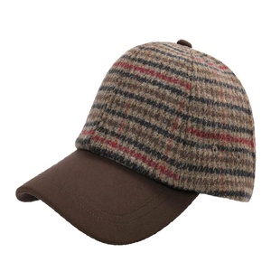 Casquettes de baseball en laine tweed personnalisées non structurées bicolores avec visière en daim courbée et fermeture à boucle métallique réglable pour l'hiver - Product Image 3