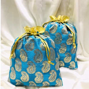 Bolsas con cordón promocionales hechas a medida Poliéster duradero con logotipo de tela de yute brocado de algodón satinado Impreso en colores brillantes - Product Image 5