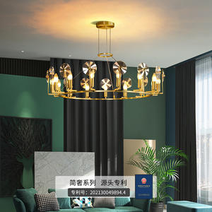 โคมไฟระย้าคริสตัลหรูหราสไตล์โพสต์โมเดิร์น โครงสร้างทองแดงทั้งหมด ดีไซน์เรียบง่าย สง่างาม และสร้างสรรค์ สำหรับใช้ในบ้าน ห้องรับประทานอาหาร และห้องนั่งเล่น - Product Image 1