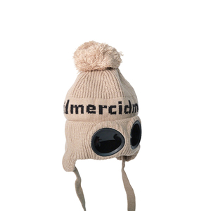 Gorro de Invierno Unisex de Alta Calidad al por Mayor con Cordones para Gafas, Cálido, con Protección para las Orejas y Gorro de Punto con Pompón - Product Image 6