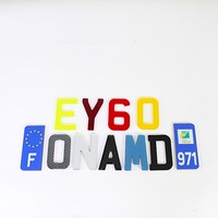 Plaque d'Immatriculation Vierge en Gel 3D Réfléchissant et Lettres Acryliques 4D pour Voiture – Couleurs Jaune et Blanc, Style Royaume-Uni – Vente en Gros