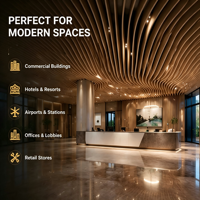 Plafond suspendu décoratif en aluminium ondulé à effet bois, en forme de U, pour bâtiment commercial