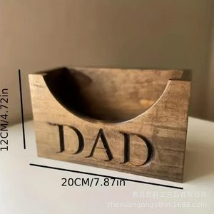 กล่องเก็บหมวกตั้งโต๊ะไม้เนื้อแข็ง 20 ซม. X 12 ซม. สลัก DAD สำหรับเป็นของขวัญให้พ่อ - Product Image 1