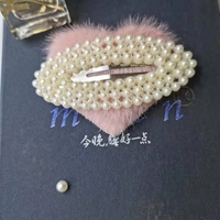 Accessoires de cheveux tendance pour femmes et filles : Épingles à cheveux, barrettes, bandeaux et ornements élégants avec perles