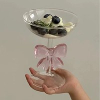 Vente en gros de tasses à thé en verre à nœud 3D faites à la main de style mignon personnalisé tasse à café en verre à haute teneur en borosilicate tasses à vin à nœud rose pour cadeau