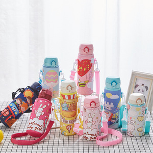 Cute Boys Girls 480ML botella <span class=keywords><strong>de</strong></span> <span class=keywords><strong>agua</strong></span> aislada <span class=keywords><strong>bolsa</strong></span> <span class=keywords><strong>de</strong></span> transporte <span class=keywords><strong>funda</strong></span> impermeable botella <span class=keywords><strong>de</strong></span> <span class=keywords><strong>agua</strong></span> <span class=keywords><strong>bolsa</strong></span> <span class=keywords><strong>con</strong></span> correa ajustable - Product Image 1