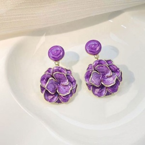 Pendientes de Moda con Diseño de Flor de Magnolia Morada, Estilo Francés, Tridimensionales, Pintados, Lujosos, Retro, Modernos, Elegantes y Atmosféricos - Product Image 5