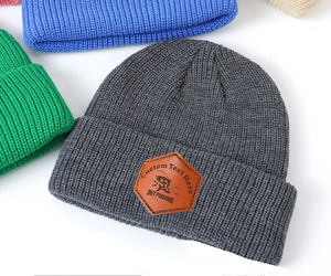 Bonnet unisexe en acrylique 100% tricoté, couleur unie, chaud et respirant, idéal pour l'hiver et la plage - Product Image 6