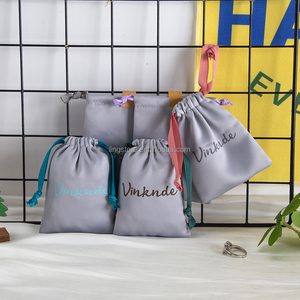 Bolsa de Regalo de Joyería de Seda Gris Personalizada, Bolsas con Cordón de Buena Calidad de 7*9cm con Cinta y Anillo, Bolsa Contenedora de Joyería Personalizada - Product Image 5