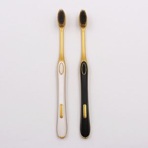 Brosse à dents manuelle pour adultes, poignée ergonomique antidérapante, poils doux, conception durable MC L224 - Product Image 2