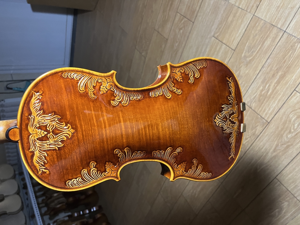 สีน้ำตาลทอง