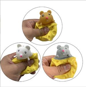Nuevo y Divertido Juguete de Silicona con Forma de Ratón de Queso - Juguete Antiestrés para Niños - Product Image 5
