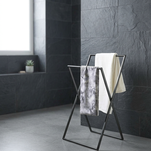 Porte-serviettes minimaliste autoportant en acier noir pliable à 2 barres, support de serviettes de bain mobile, rangement pour salle de bain - Product Image 6
