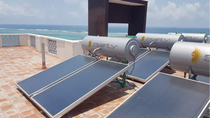 Chauffe-eau <span class=keywords><strong>solaire</strong></span> <span class=keywords><strong>Panneau</strong></span> chauffant <span class=keywords><strong>solaire</strong></span> Capteurs thermiques solaires Tuyau en cuivre Plaque plate Capteurs solaires d'extérieur - Product Image 2