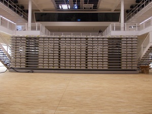 Gradas móviles personalizables de la marca CETA S235 JR soporte telescópico de acero galvanizado en caliente hecho en Italia para entretenimiento deportivo - Product Image 2