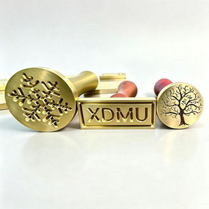 Moule à glaçons personnalisé en laiton avec <span class=keywords><strong>logo</strong></span> gravé CNC 3D pour whisky, cocktails et bars - Product Image 1