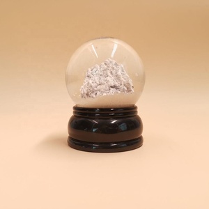Globo d'Acqua in Poliresina Personalizzato con Treno e Montagna Innevata 65 # Globo di Neve Accetta OEM e ODM - Product Image 2