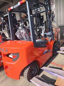 Petit camion K25 de 1,5 tonne avec hauteur de levage de 8 m, modèle Trade 2.5, pour usage intérieur, capacité de 1,5 à 2,5 tonnes - Product Image 4