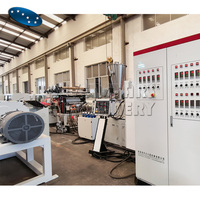 Ligne de production de panneaux muraux en PVC intégrés de haute précision pour la fabrication de panneaux muraux décoratifs