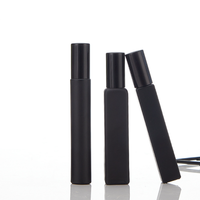Bouteilles d'atomiseur de parfum en verre noir mat de 10ml vides conception carrée rechargeable avec carton de pulvérisateur de pompe d'impression d'écran emballé