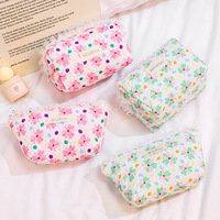 Sac de toilette matelassé portable et pliable en polyester avec fermeture éclair, motif floral, grande capacité, personnalisable avec logo, pour cosmétiques et articles de toilette