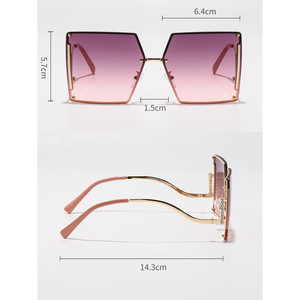 Gafas de sol elegantes con montura cuadrada y tachuelas - Product Image 4