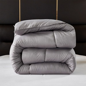 Vente en gros de couettes extra-larges de qualité hôtelière, 100% polyester, épaisses, douces, confortables, lavables, pour toutes les saisons, pour les familles et les hôtels. - Product Image 6