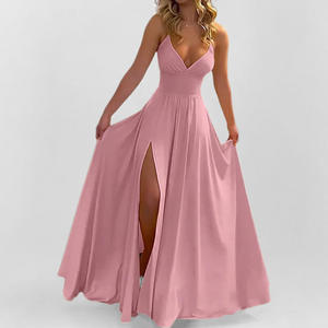 Robe de soirée longue élégante rose à col en V avec fente haute et taille naturelle pour femme, idéale pour les soirées chics - Product Image 1