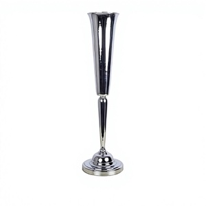 Vase trompette en métal argenté brillant, fait main, décoratif, pour la maison, les mariages, le salon, vase décoratif de sol - Product Image 1