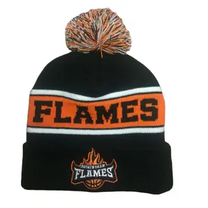 Benutzer definierte gestickte Logo Jacquard Patterns Football Fitted Free Knit Winter Beanie Hut mit Pompons