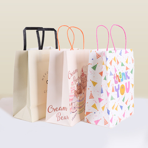Sac cadeau en papier kraft de luxe personnalisé avec poignée pour vêtements, impression offset, emballage portable haut de gamme et logos personnalisés - Product Image 2