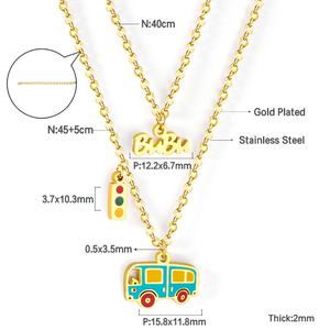 โรงงานผลิตเครื่องประดับสแตนเลสสั่งทำราคาส่ง ราคาถูก MOQ ต่ำ สร้อยคอจี้รูปรถบัสแบบสองสายสำหรับสุภาพสตรี - Product Image 2
