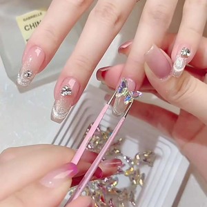 Vente en gros de plusieurs styles de breloques de décoration d'<span class=keywords><strong>ongles</strong></span> en strass <span class=keywords><strong>pour</strong></span> les décorations de <span class=keywords><strong>faux</strong></span> <span class=keywords><strong>ongles</strong></span> en cristal avec nœud papillon 3d et cœur - Product Image 3