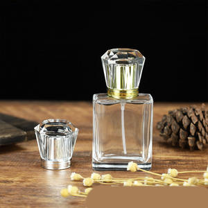 Vaporisateur <span class=keywords><strong>de</strong></span> <span class=keywords><strong>parfum</strong></span> en verre transparent <span class=keywords><strong>de</strong></span> luxe <span class=keywords><strong>de</strong></span> 30ml 50ml, avec bouchon en aluminium, flacon <span class=keywords><strong>Parfum</strong></span> Vide, flacon <span class=keywords><strong>de</strong></span> <span class=keywords><strong>parfum</strong></span> carré <span class=keywords><strong>de</strong></span> 50ml - Product Image 4