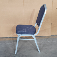 Chaise de banquet empilable moderne en métal pour mariage, restaurant, hôtel, bureau, conférence, événement - Vente en gros