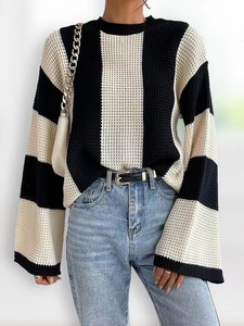 <span class=keywords><strong>Maglione</strong></span> Invernale Casual da Donna, Morbido <span class=keywords><strong>e</strong></span> Confortevole, Giacca in Maglia a <span class=keywords><strong>Righe</strong></span> Bianche <span class=keywords><strong>e</strong></span> Nere - Product Image 3